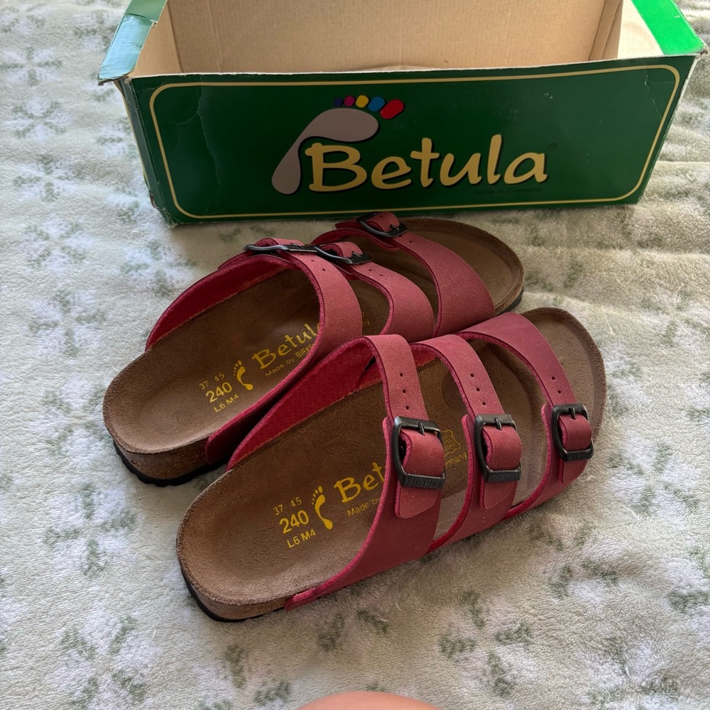 Women's maroon Birkenstocks
